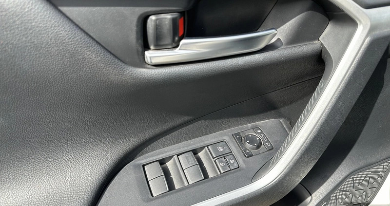 Toyota RAV4 cena 119900 przebieg: 86250, rok produkcji 2019 z Kędzierzyn-Koźle małe 352